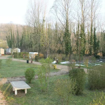 Camping De La Pointe Bourg-et-Comin